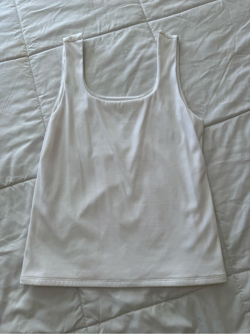 Tahari White Ribbed Scoop Neck Tank